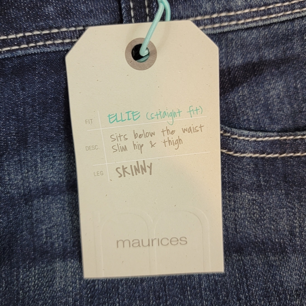 Maurices NWT Ellie Straight Fit Skinny Leg Jeans - Picture 3 of 10